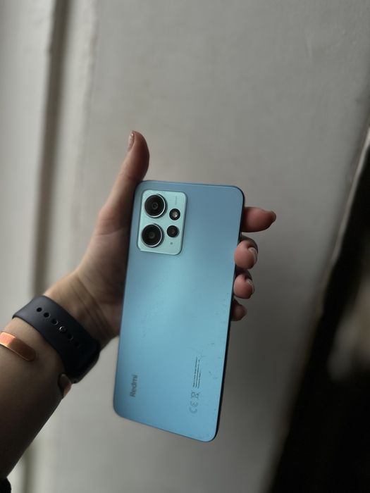 Телефон Redmi Note 12