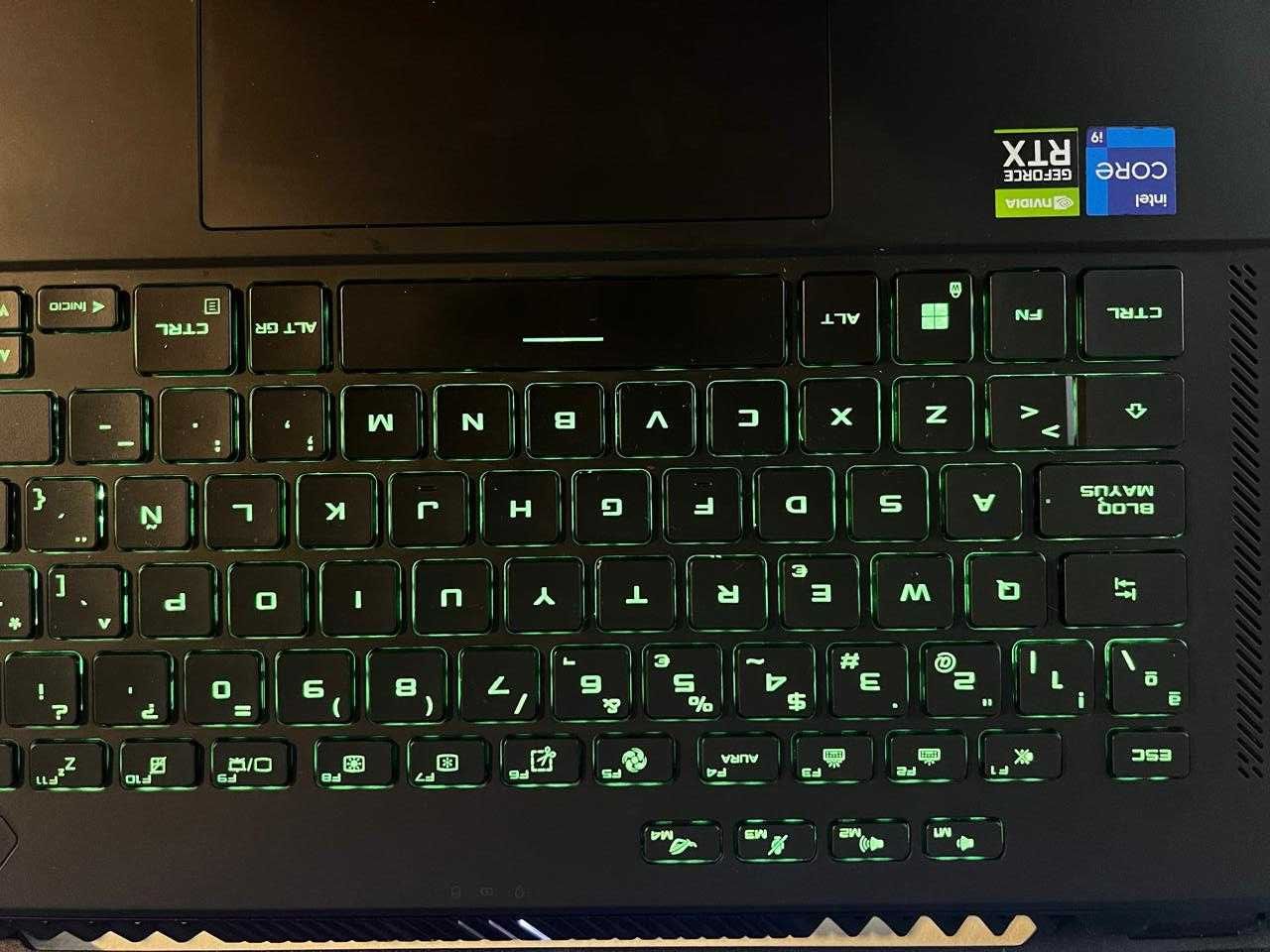 Portátil Gamer Asus ROG Zephyrus M16 i9-12900H/32GB/1TB SSD/RTX 3070Ti