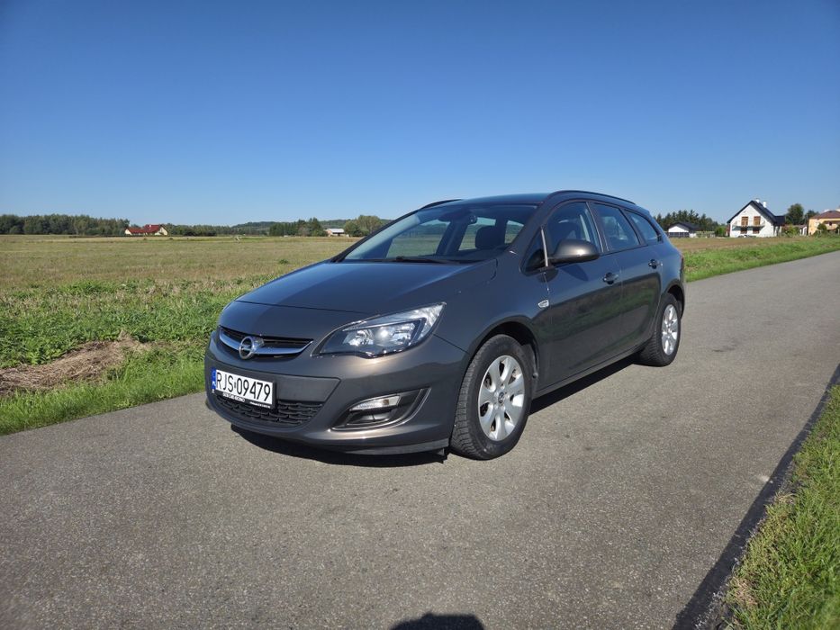 Opel Astra J 2016r. 1.6cdti 136km stan bdb