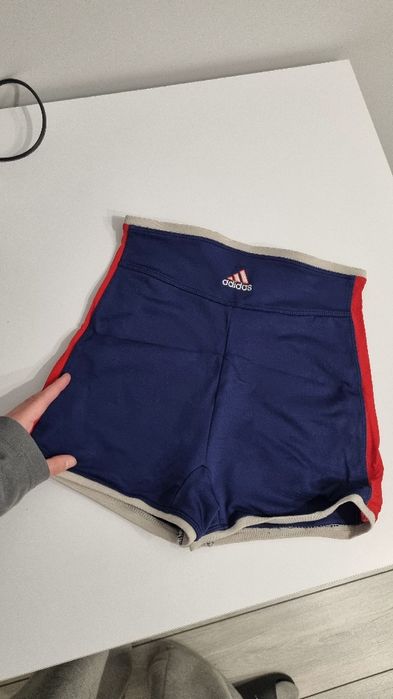 Spodenki adidas sportowe