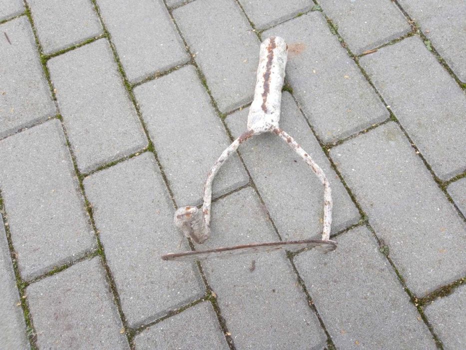 Motyka metalowa dziabka 28cm stare PRL stalowa do buraków kartofli