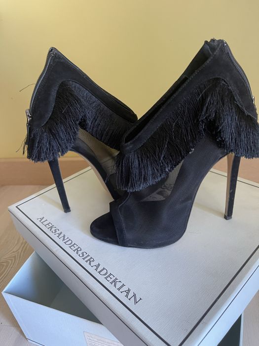 Босоніжки Aleksander Siradekian оригінал - 38 розмір