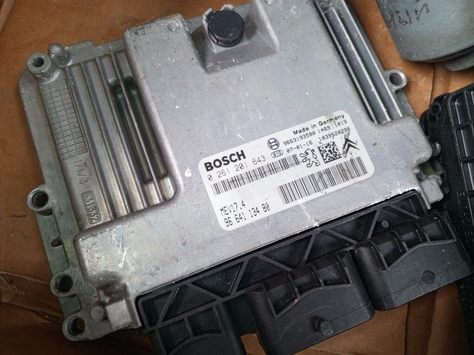 Блоки керування двигуном 9800268980,9804127280,9663193780,9666729580