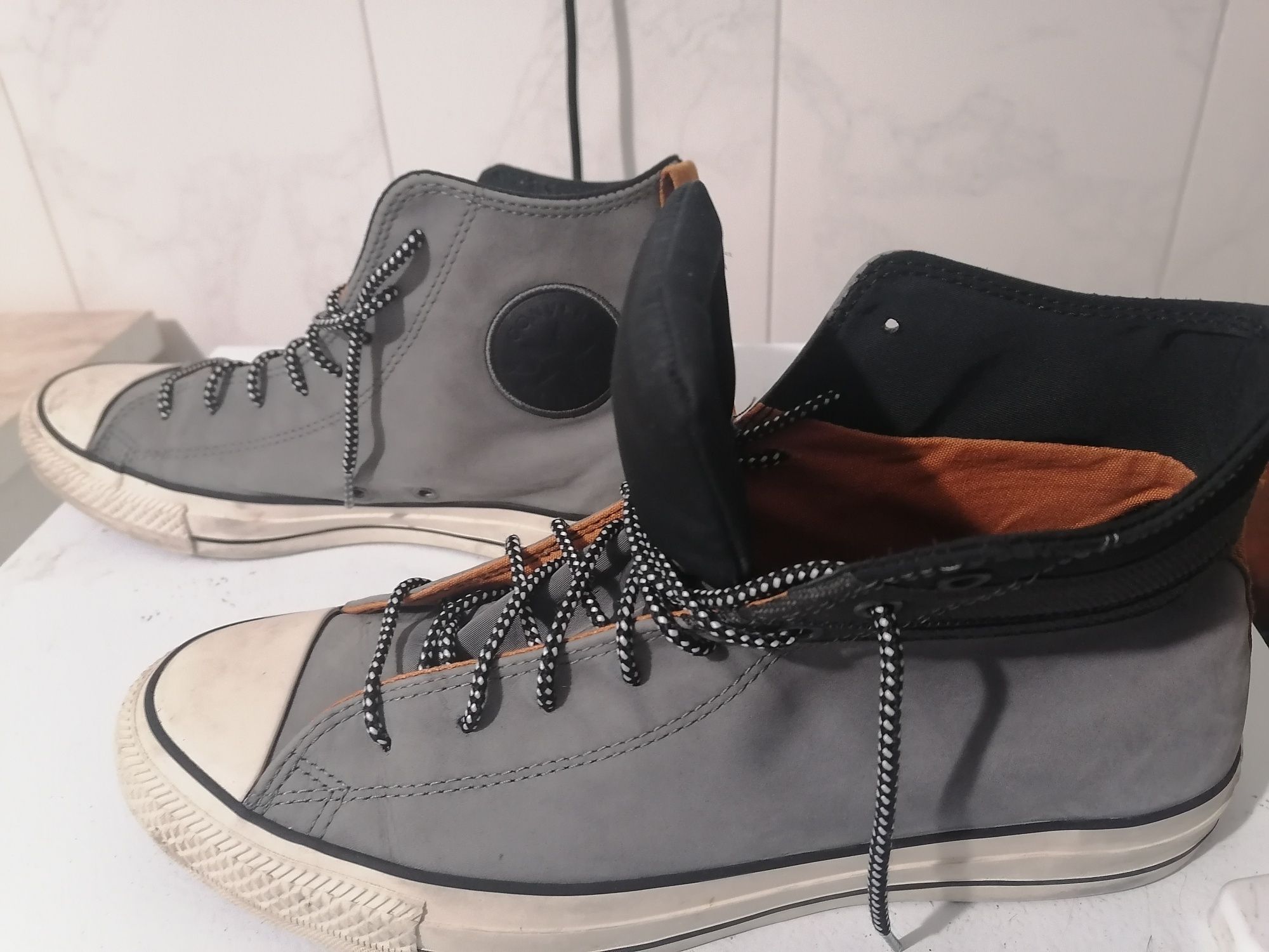 Converse та інші кеди, кросівки.