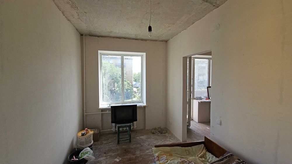 Київ район ДВРЗ вул. Алматинська 89 а. Є ВІДЕООГЛЯД.