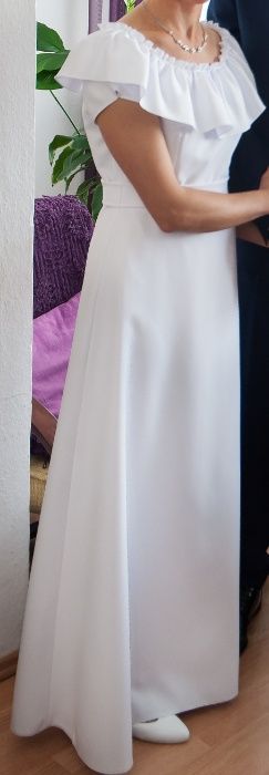 suknia ślubna i bolerko