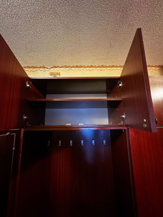 Віддам меблі в коридор (меблева стінка)