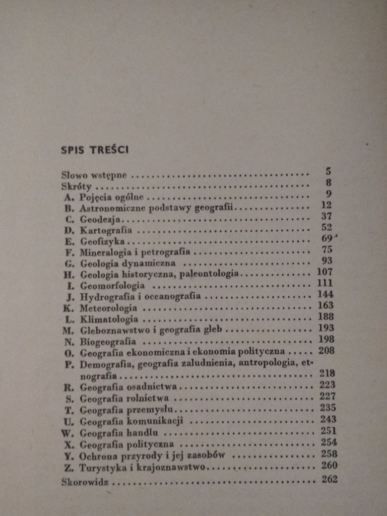 Książka. Szkolny słownik geograficzny.