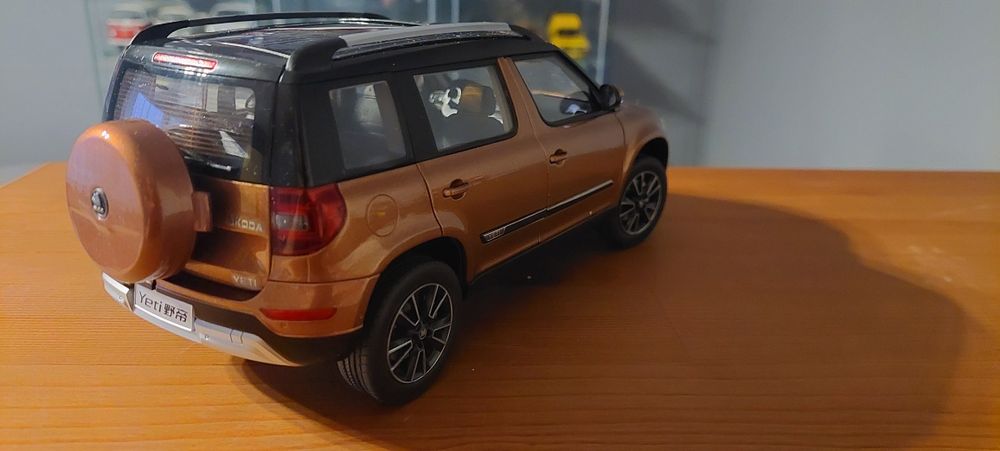 Model 1:18 Skoda Yeti Paudi