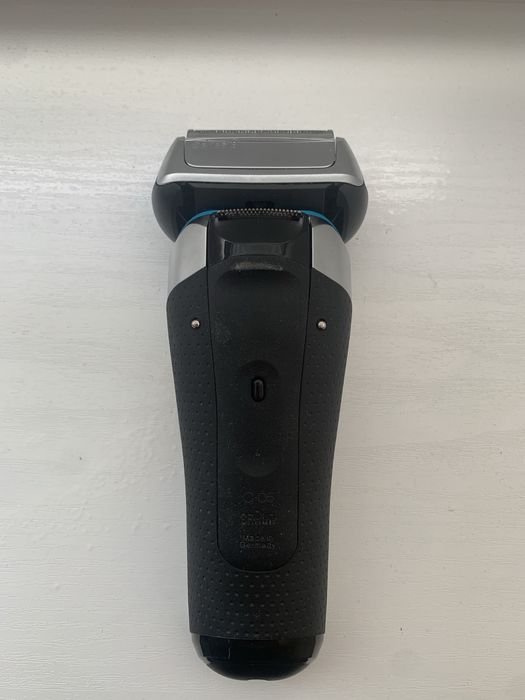 Єлектробритва Braun series 8