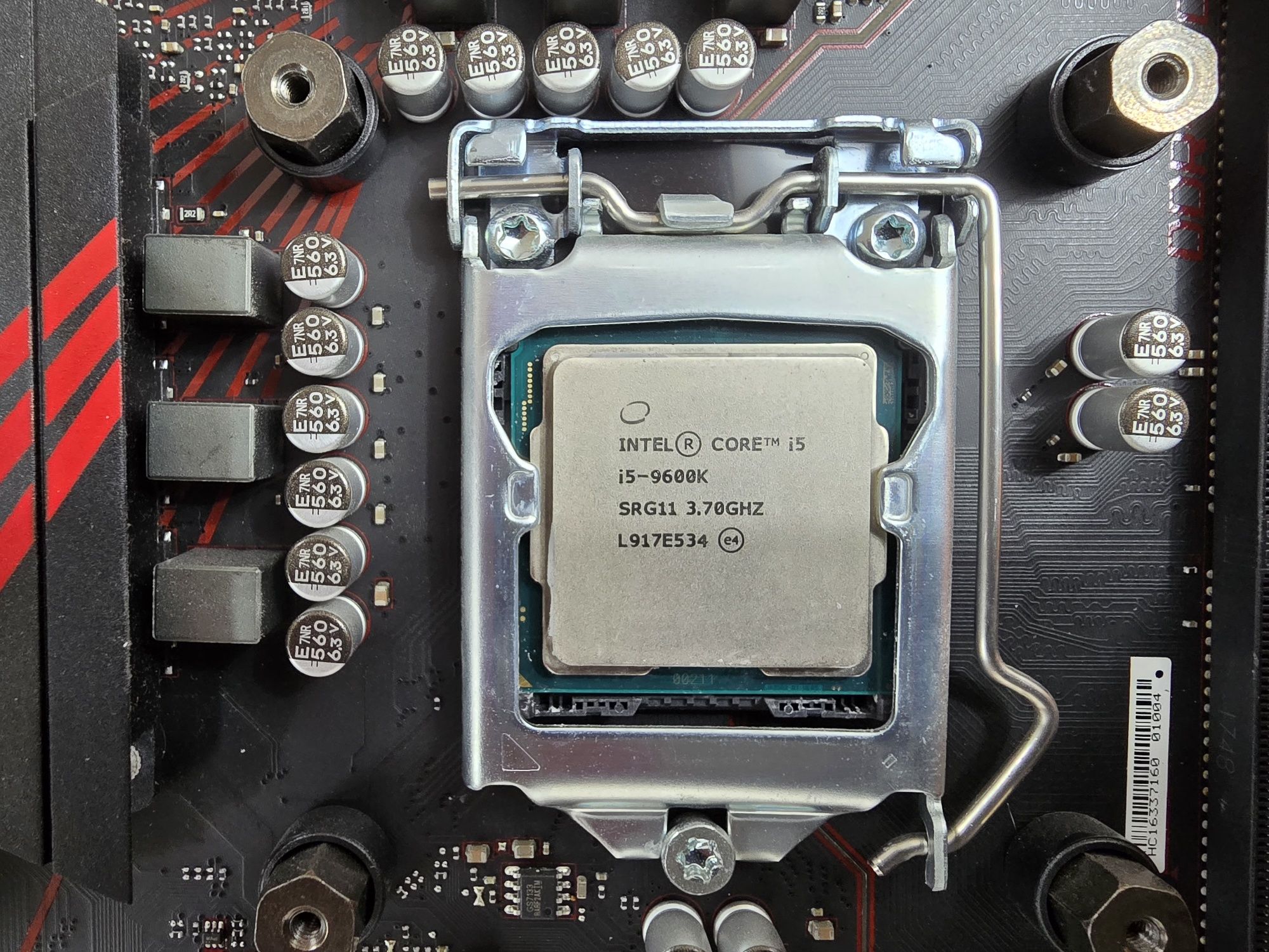 Combo motherboard MSI z370 + intel i5-9600k + cooler master hyper 212