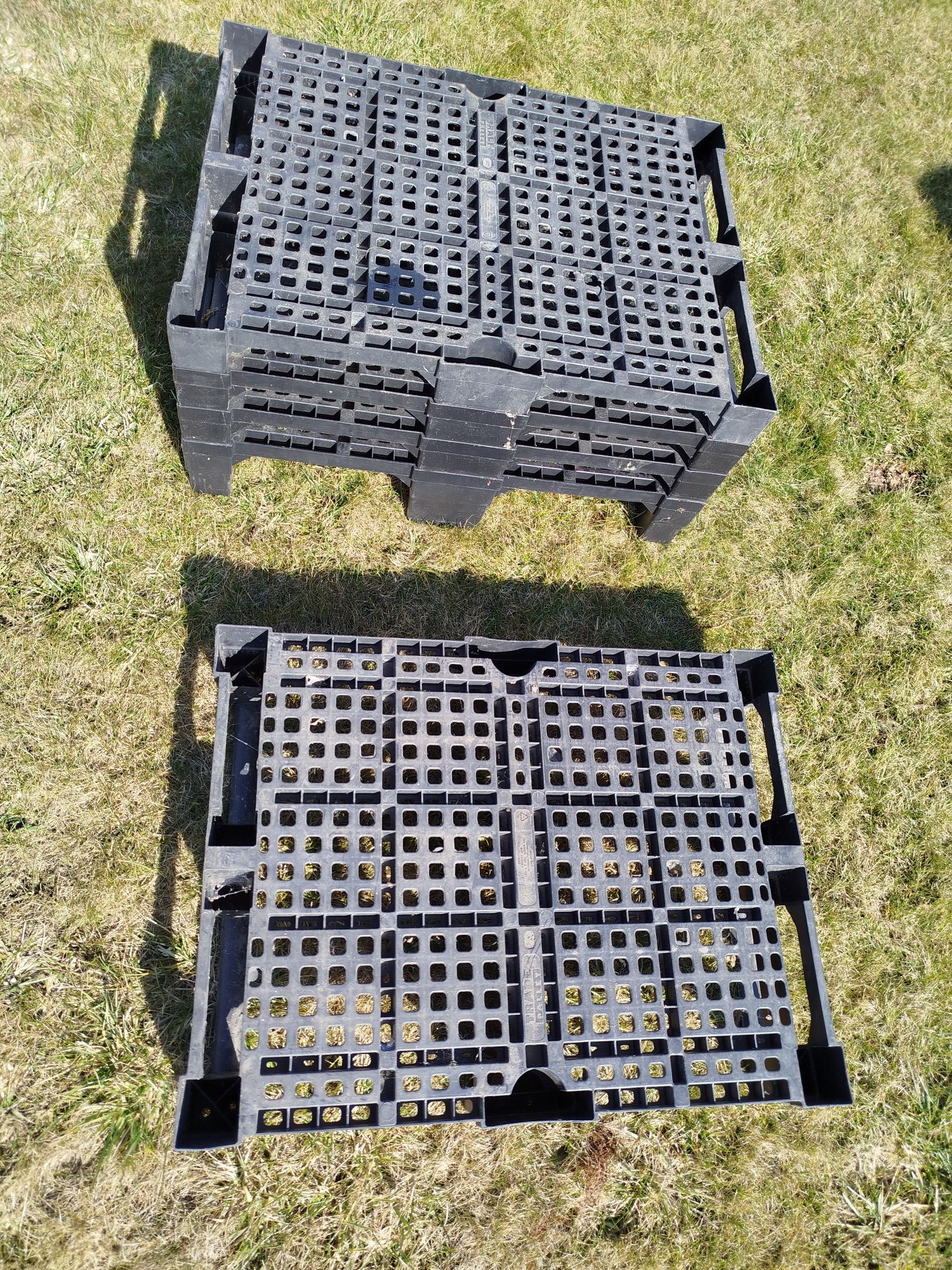 Pólpalety plastikowe