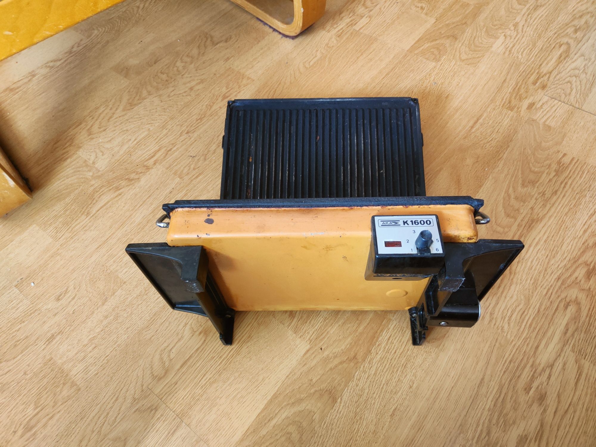 Opiekacz grill kontaktowy