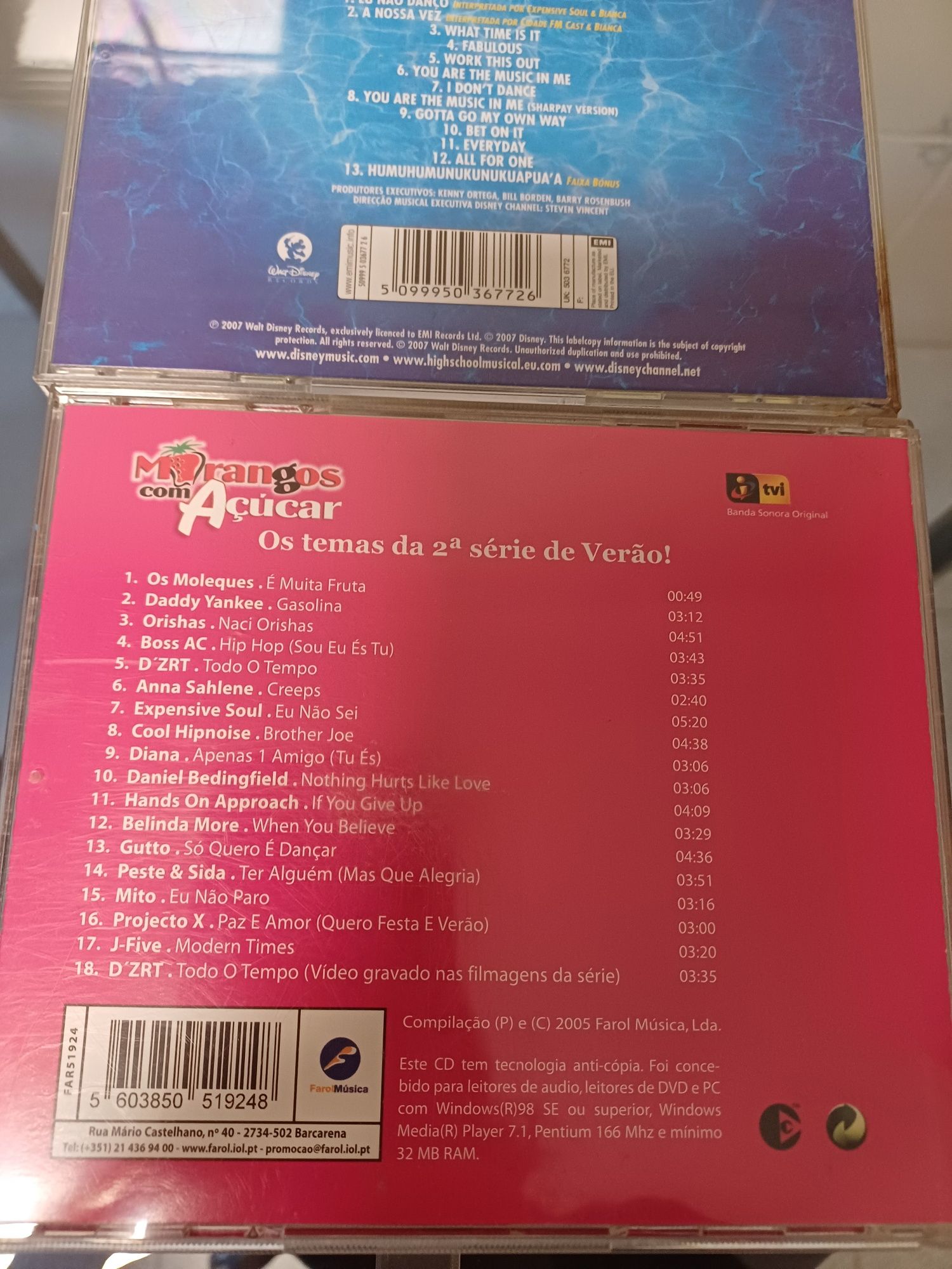 CDs de música originais.