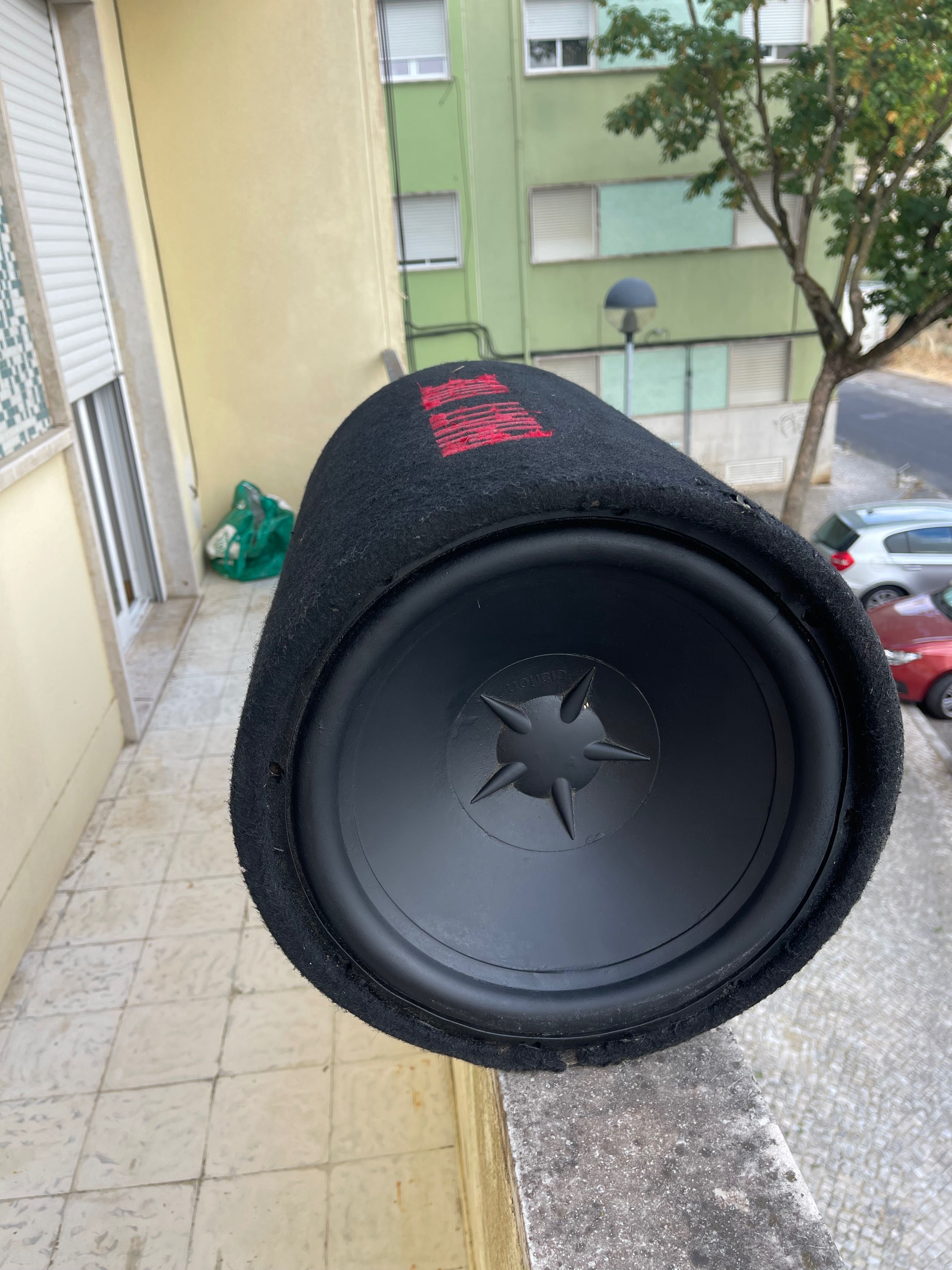 Vendo Subwoofer Clarion 800W