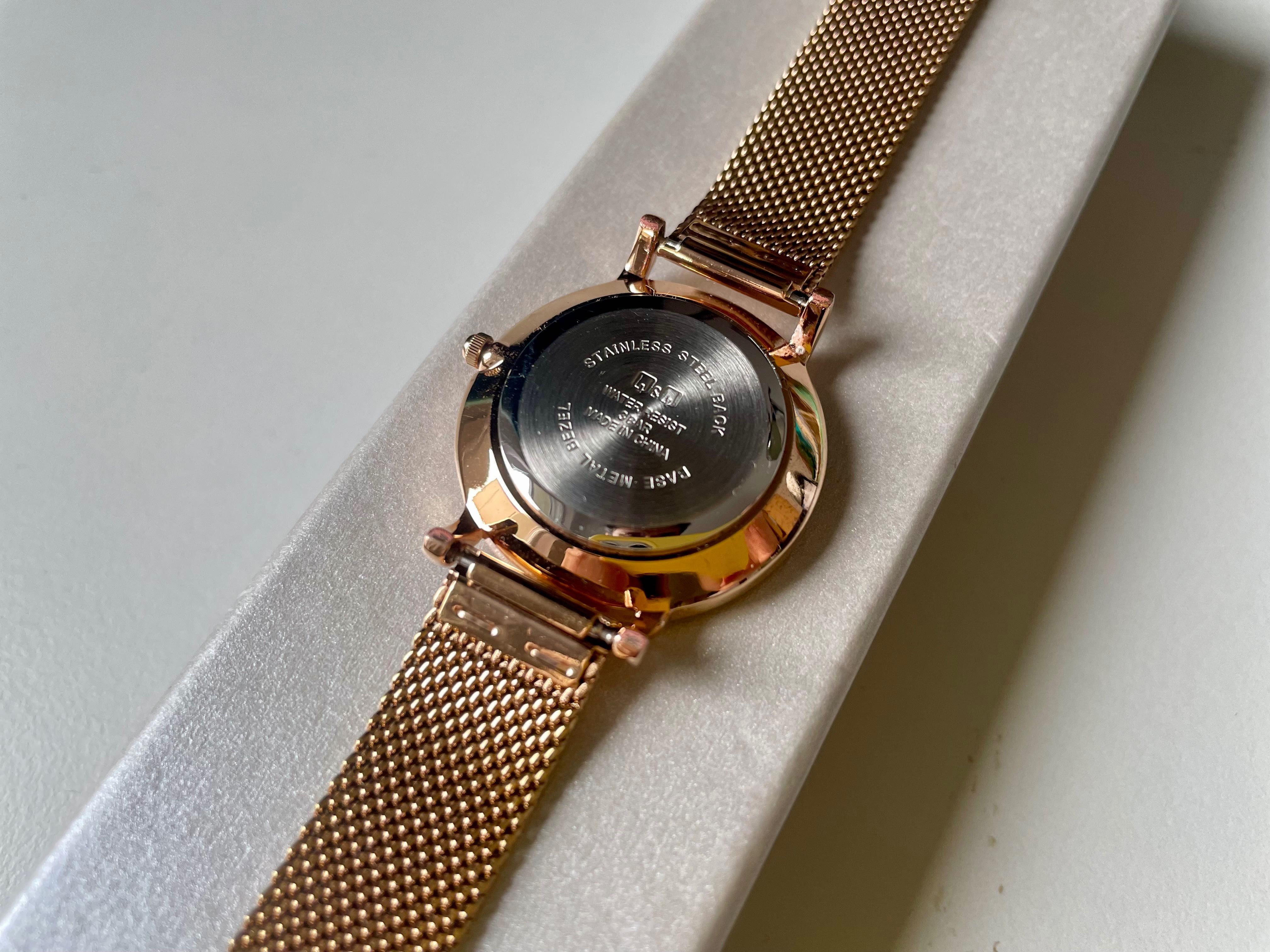 Zegarek damski Q&Q QA21-011