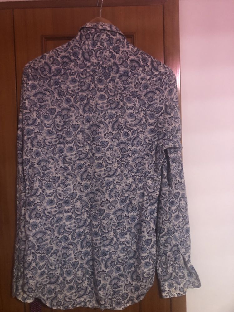 Camisa azul estampado flores zara