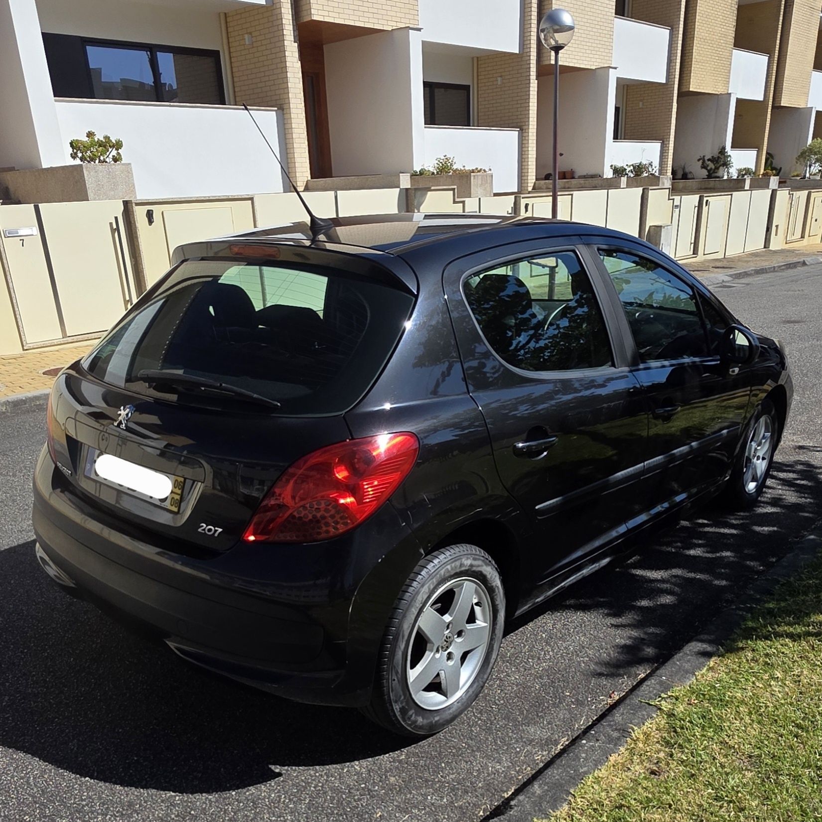 Peugeot 207 - ano 2006