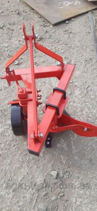 Плуг 1-25 Віракс правосторонній для мототрактора