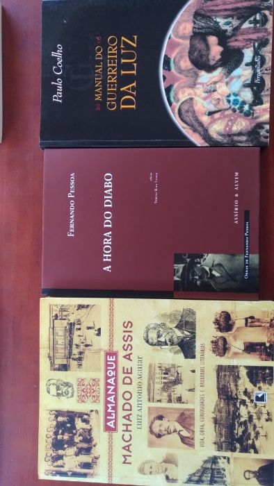 "Almanaque" & "Manual do Guerreiro da Luz"