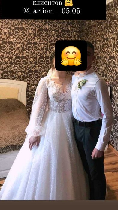 Весільна сукня, в доволі хорошому стані.