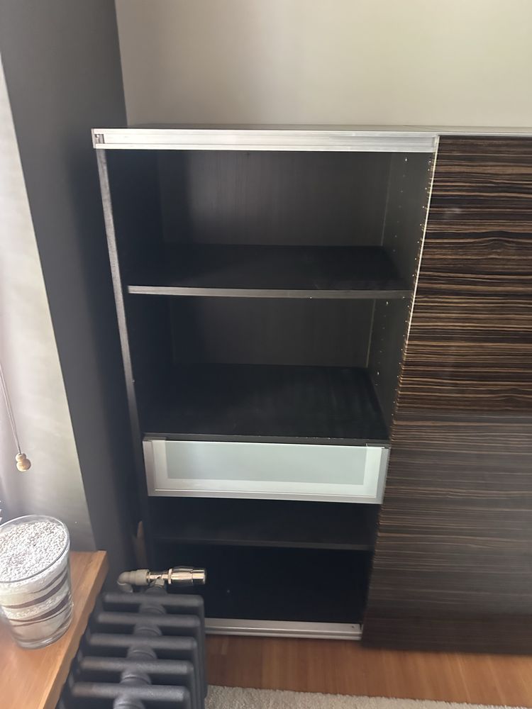 Elegancka szafka RTV plus telewizor Sharp.