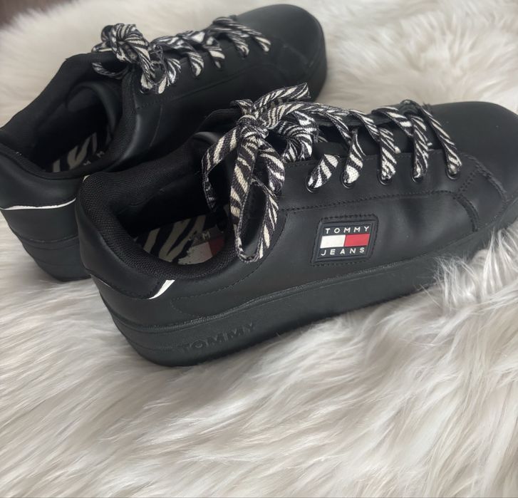 Buty Tommy Hilfiger 40 czarne