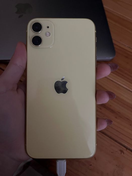 Iphone 11 жовтий колір