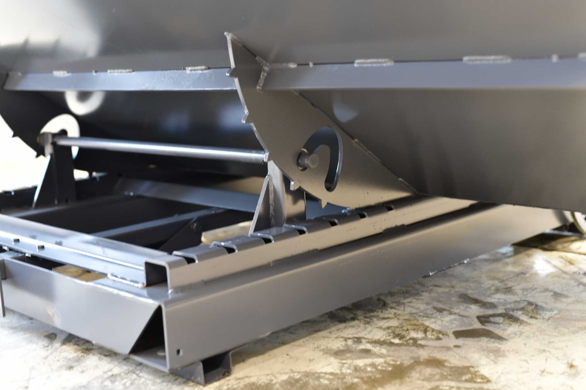 Kontener do wózka / Kontener samowyładowczy / Kontener 2200L / Koleba