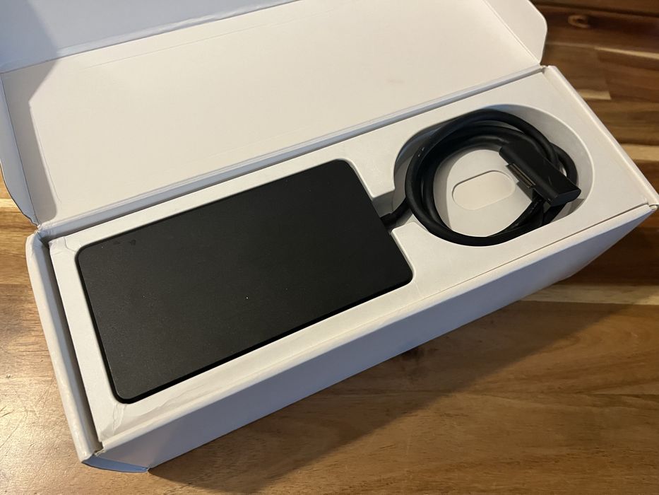 Surface Dock 2 - stacja dokująca Microsoft