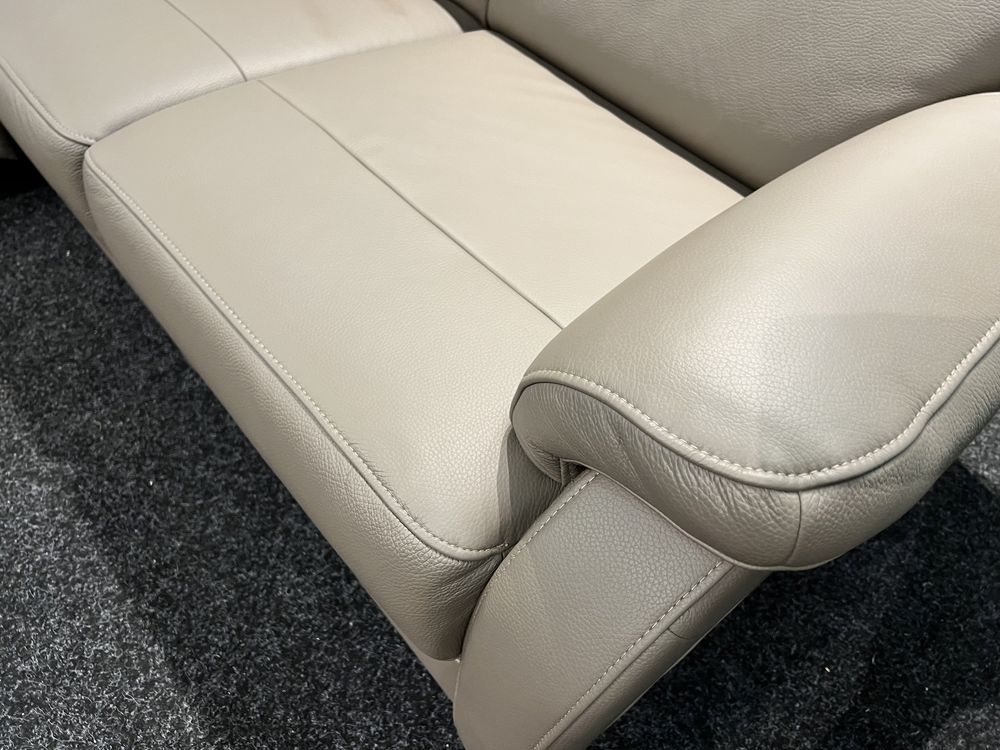 Вистпвковий шкіряний кутовий розкладний диван крісло