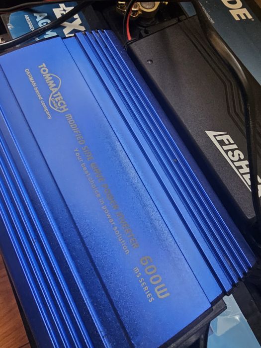 Портативна станція живлення: 2х АКБ 12В 105А + інвертор 600W + зарядни