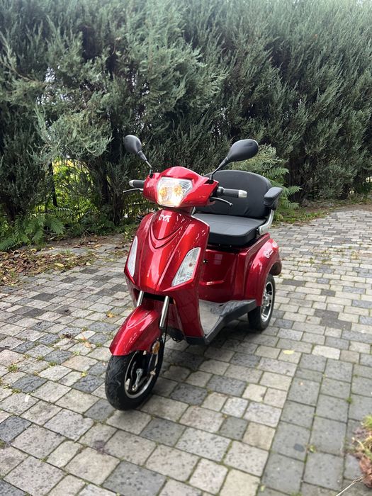 Skuter elektryczny inwalidzki trójkołowy