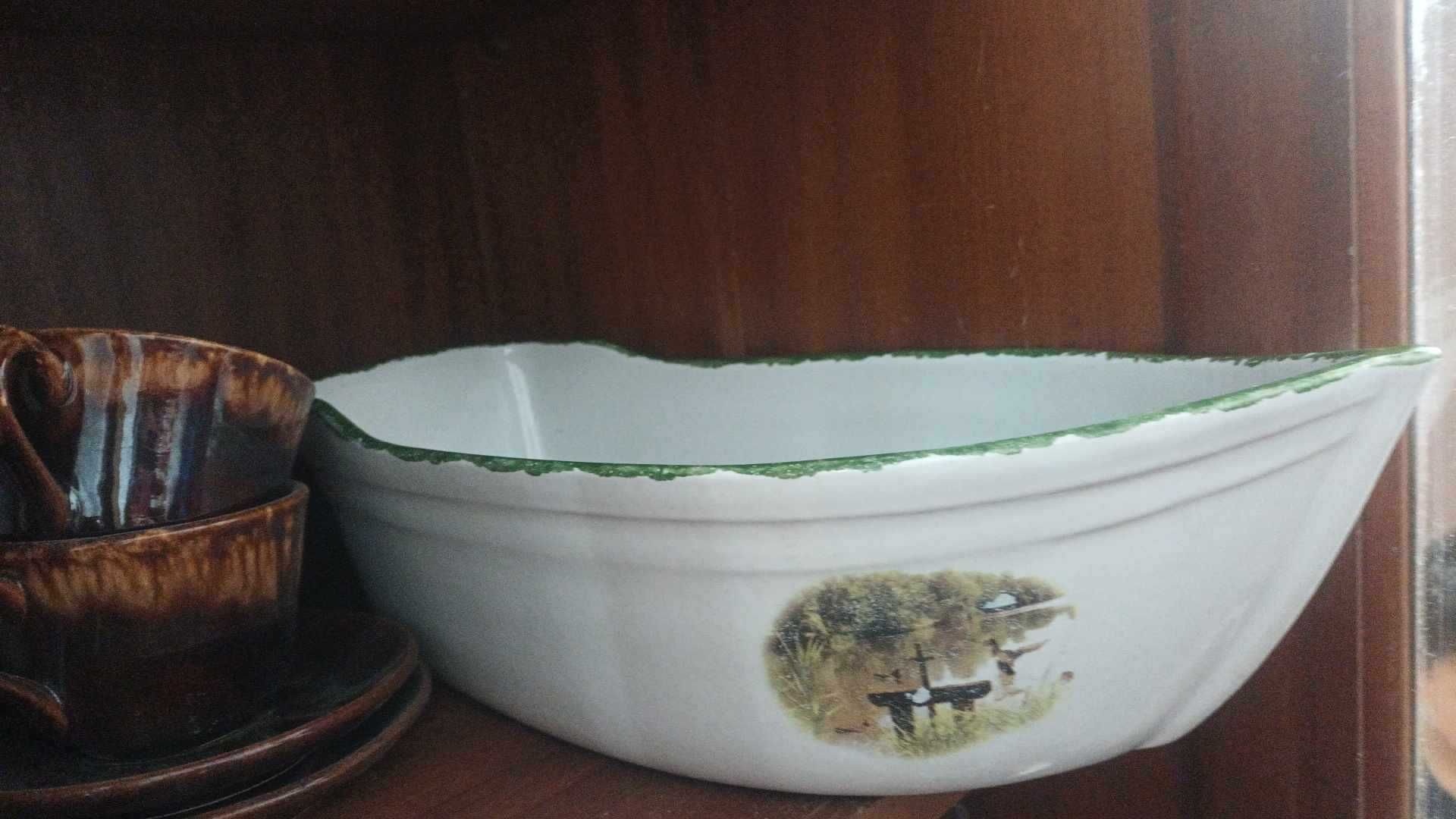 Travessa cerâmica de forno em forma de barco