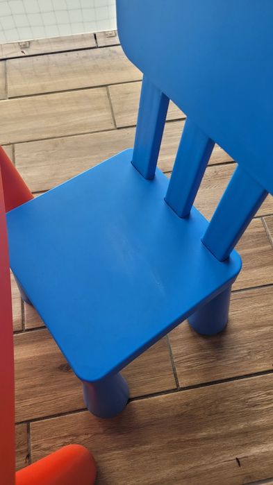 Stolik dla dzieci IKEA Mamut + krzesła dla dzieci