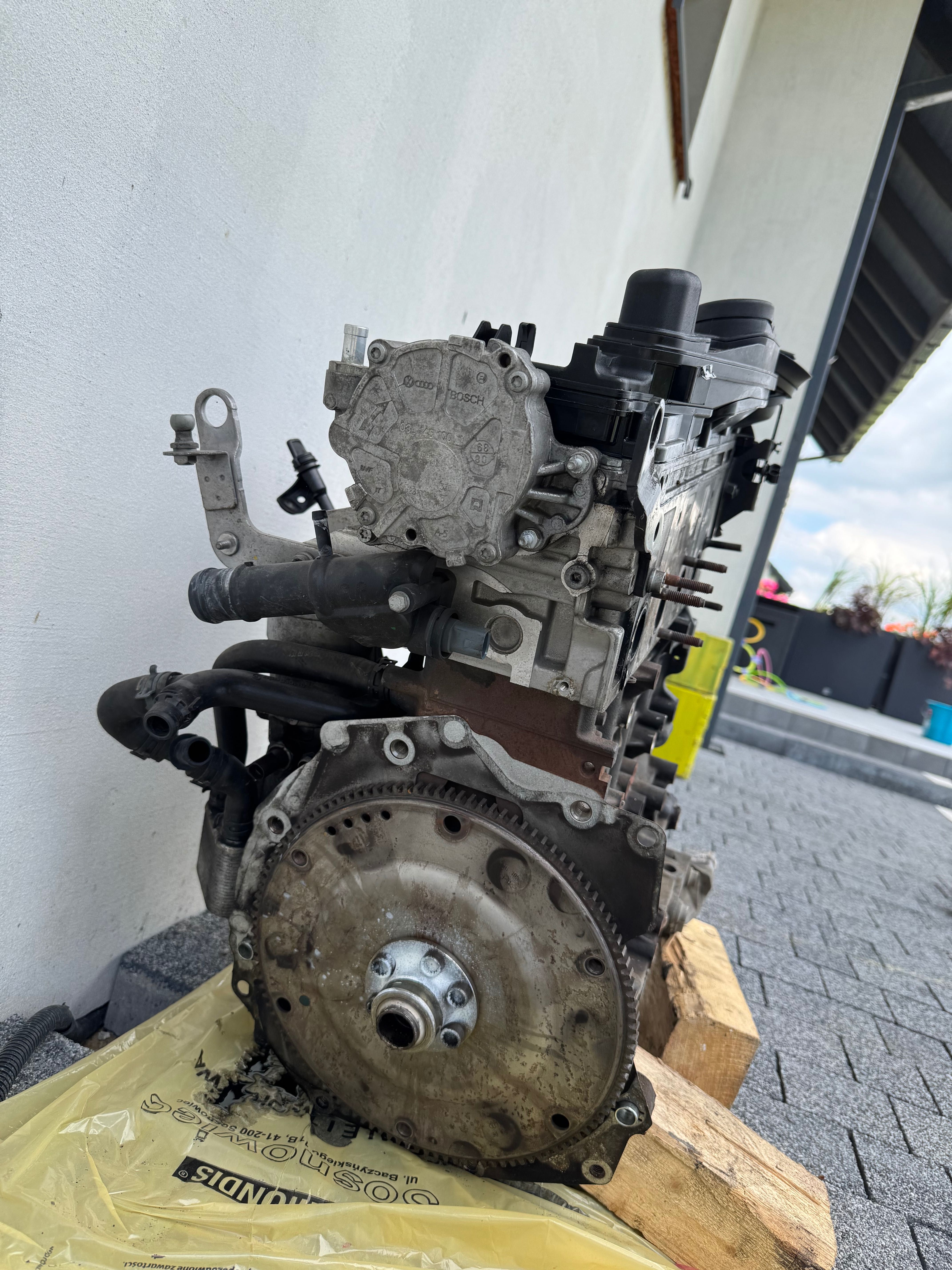 Silnik Audi a4 2.0 CAHA