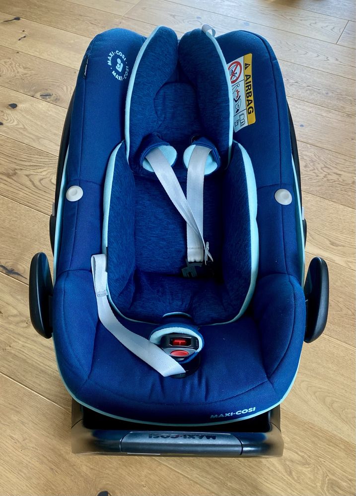 MAXI COSI PEBBLE PRO i-Size z bazą Familyfix