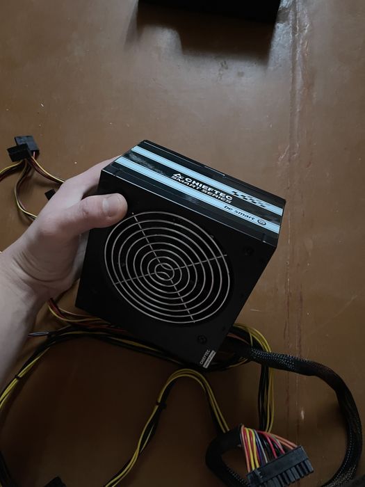 Блок живлення Chieftec GPS-600A8 600W