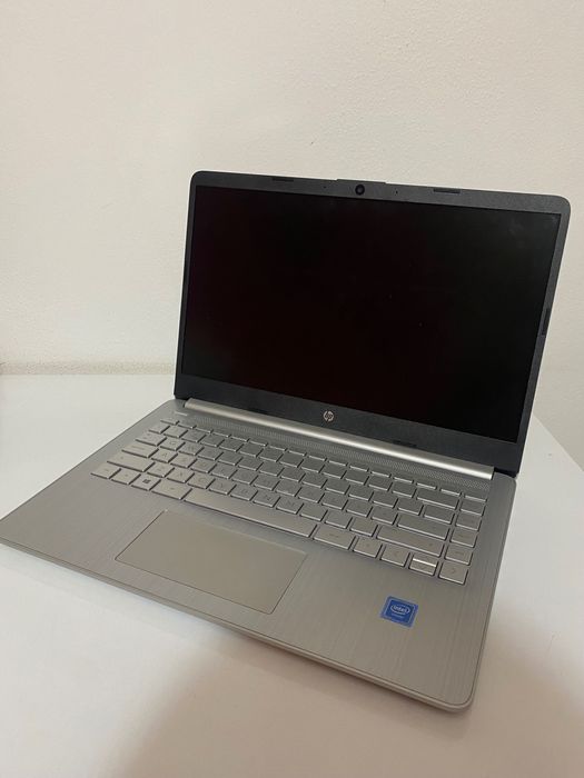 HP portátil prateado