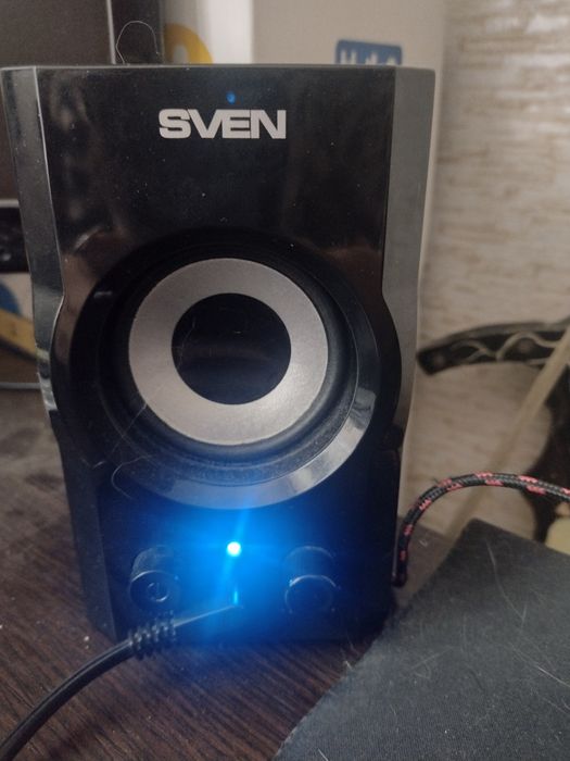 Комп'ютер, монітор, колонки, клавіатура, мишка