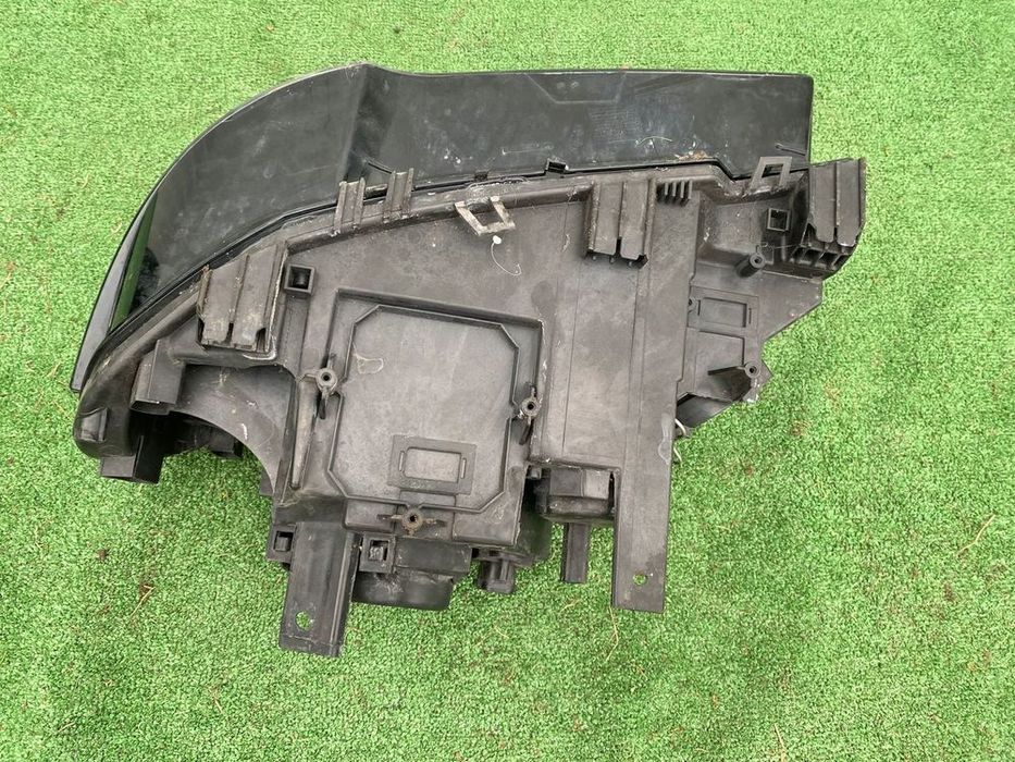 lampa przód prawa bmw x3 e83 uszkodzona