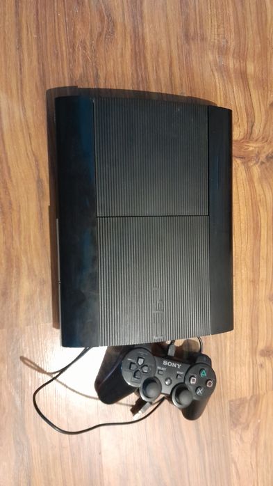 Ps3 z oryginalnym padem.