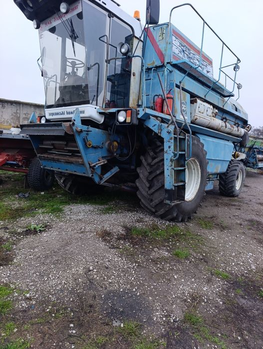 Комбайн СЛАВУТИЧ КЗС-9.1 робочий стан