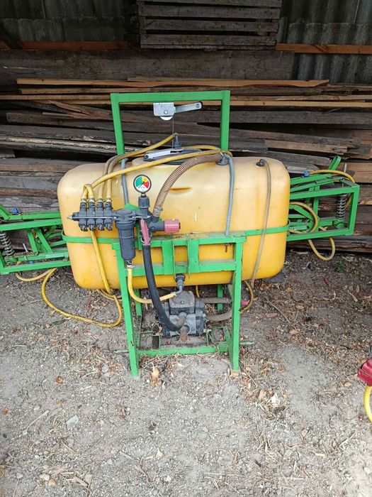 Оприскувач на 200л