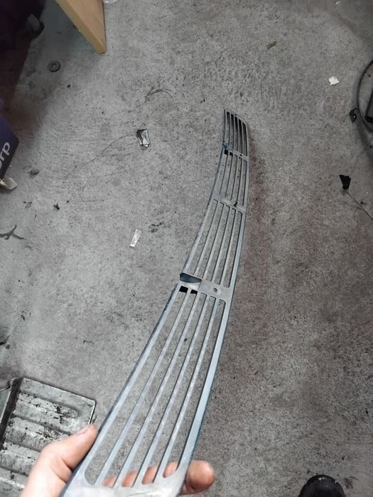 Bmw e38 kratka maskownica maski