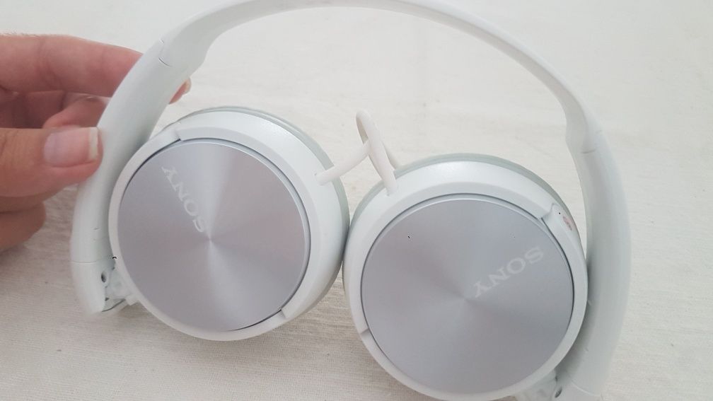 Auscultadores Sony MDR ZX110AP