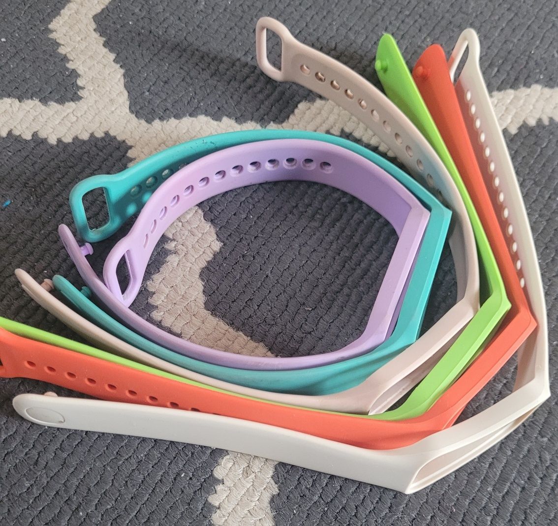 Opaska Xiaomi Smart Band 2 + kilka kolorowych opasek