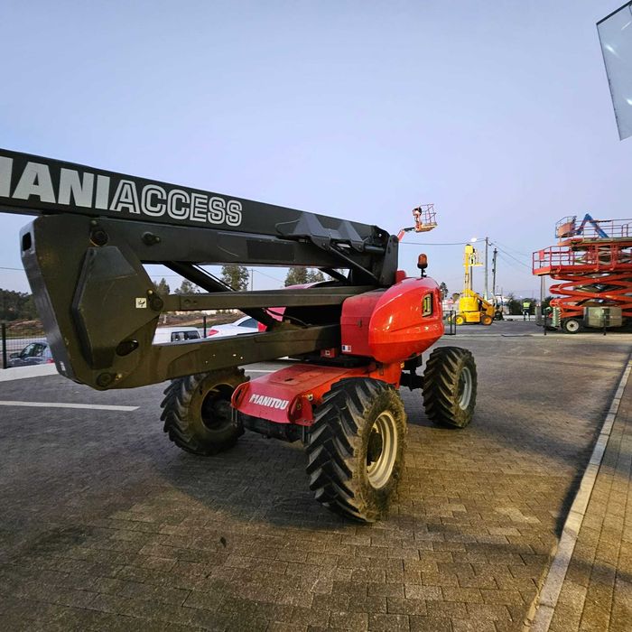 Venda plataforma articulada diesel Manitou 200ATJ