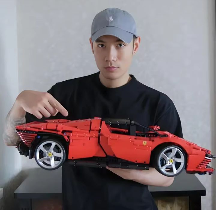 Акція 3+1 Конструктор Ferrari Daytona 3778 деталей Феррарі