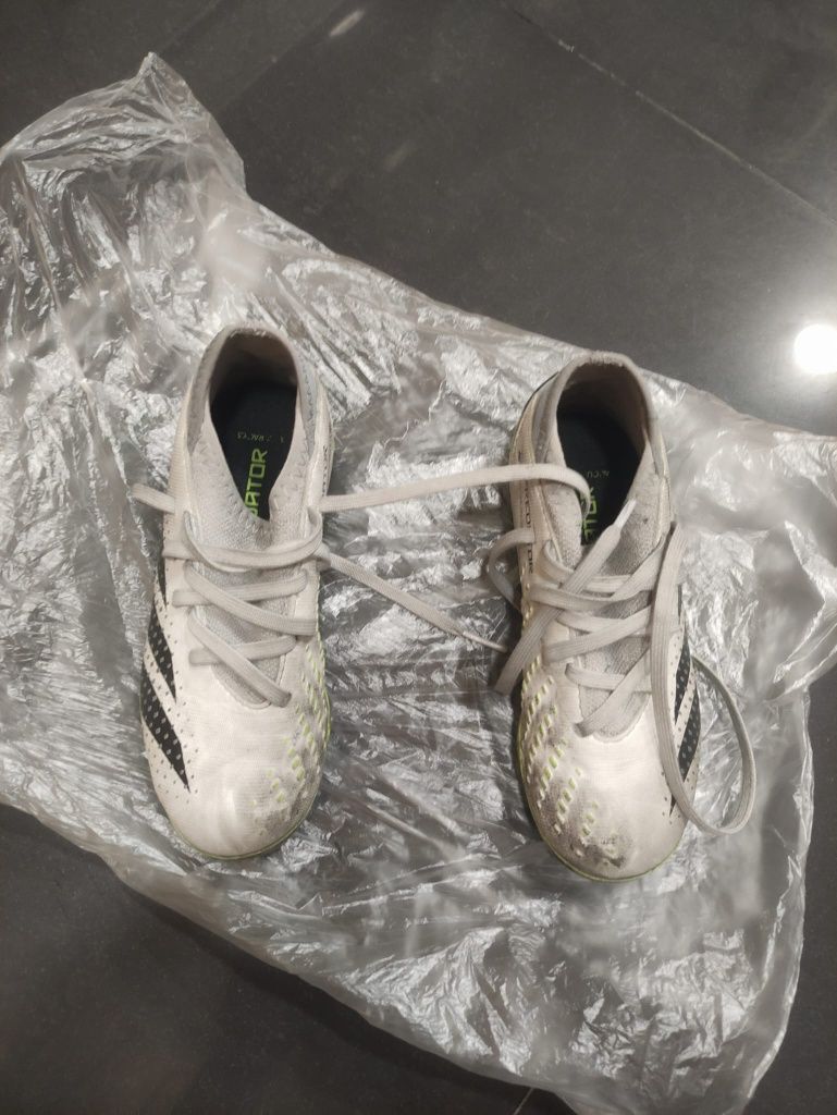 Chuteiras Adidas Predator Accuracy (TAM. 31)